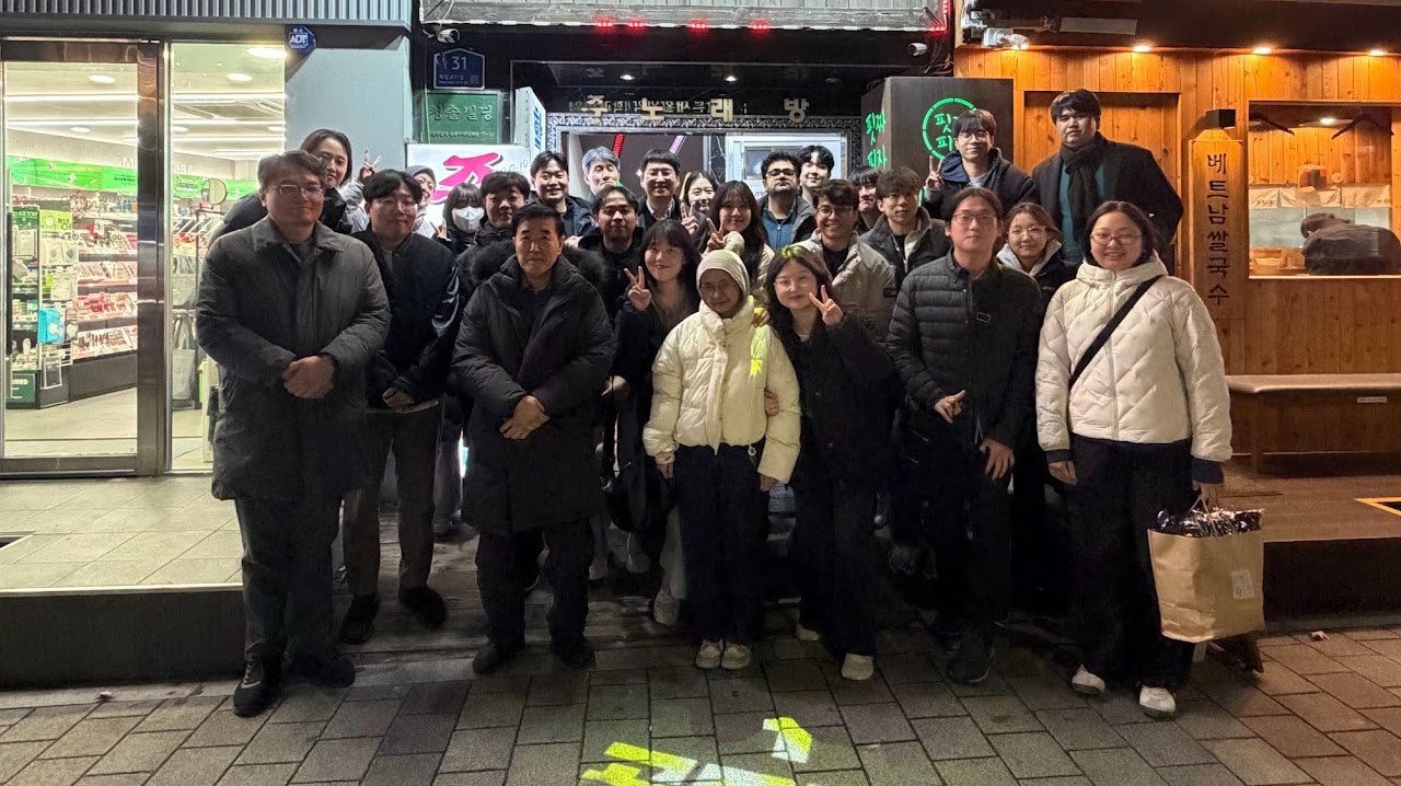 Lab members at the year-end gathering